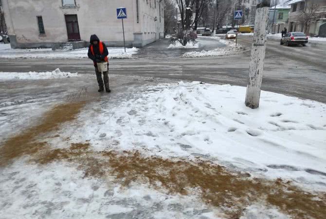 В Одессе прошел ледяной дождь: городские власти попросили людей без надобности не выходить из дома