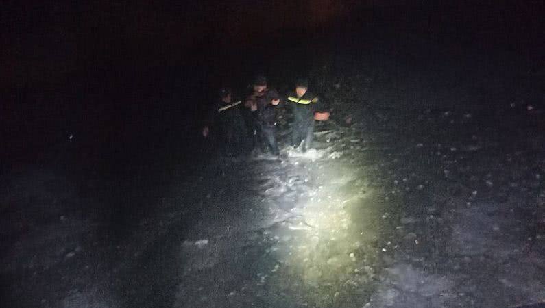 В Шабо спасатели пришли на помощь мужчине, провалившемуся вечером под лед на Днестровском лимане
