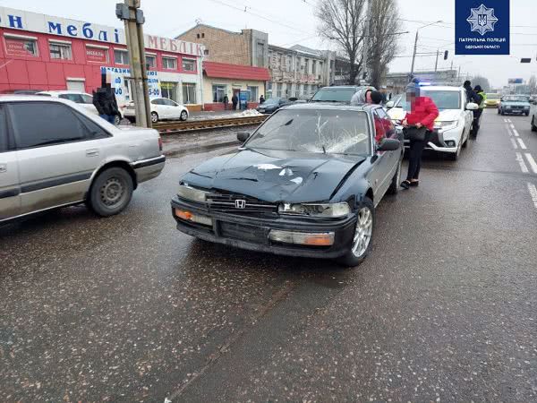 На поселке Котовского под колеса иномарки попала женщина (фото)