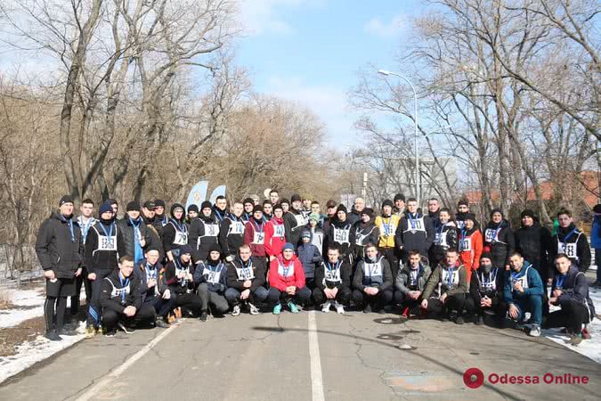 Ректор и курсанты Одесского университета внутренних дел по случаю дня рождения вуза устроили забег по Трассе здоровья (фото)