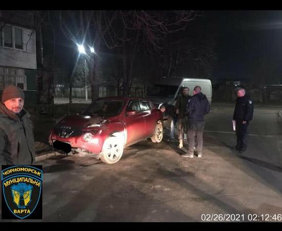Ночные поджоги в Черноморске и оперативная реакция: задержан правонарушитель