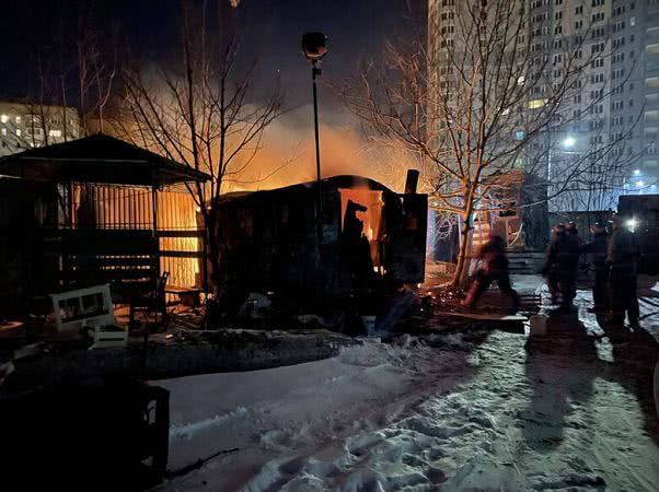 В Черноморске горело складское помещение