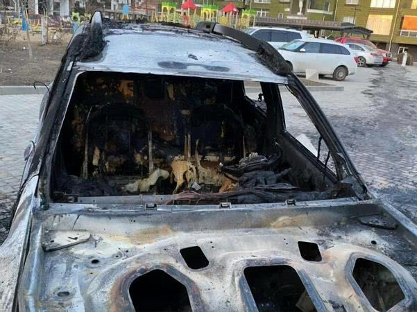 «С нами бог и полное КАСКО». Под Одессой сожгли автомобиль семьи активистов