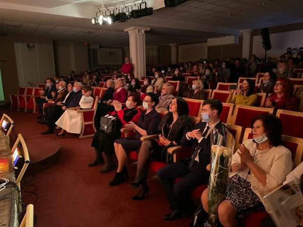 В Черноморске поздравили педагогических работников
