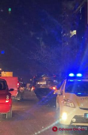 На Малиновского перевернулся автомобиль
