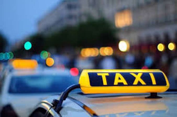 У таксиста похитили автомобиль
