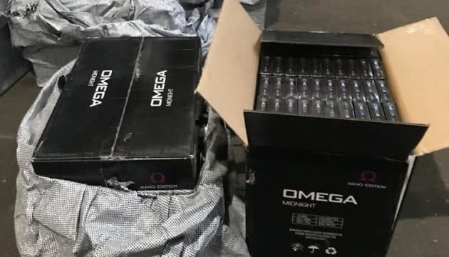 В Одесі викрили контрабанду сигарет з ОАЕ на 3 мільйони