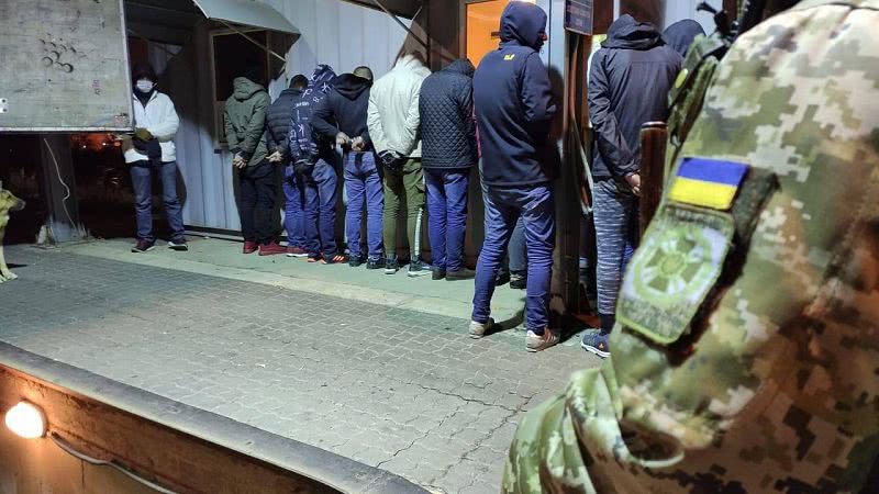 Пограничники перекрыли нелегальный канал миграции в ЕС через Одесскую область (фото)