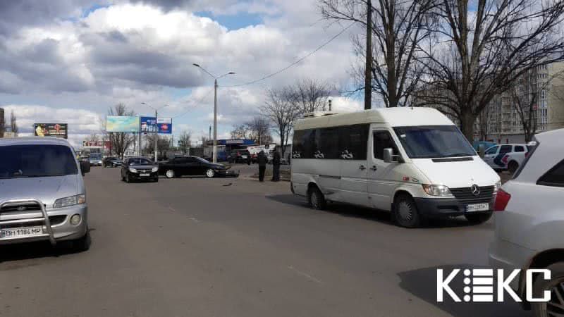 На поселке Котовского столкнулись два автомобиля (фото)