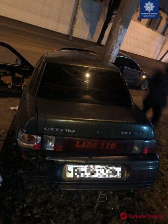 На Пересыпи пьяный водитель врезался в столб