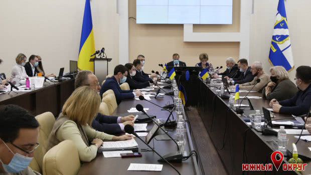 Сессия горсовета: о строительстве корта и колеса обозрения в Южном (фото)