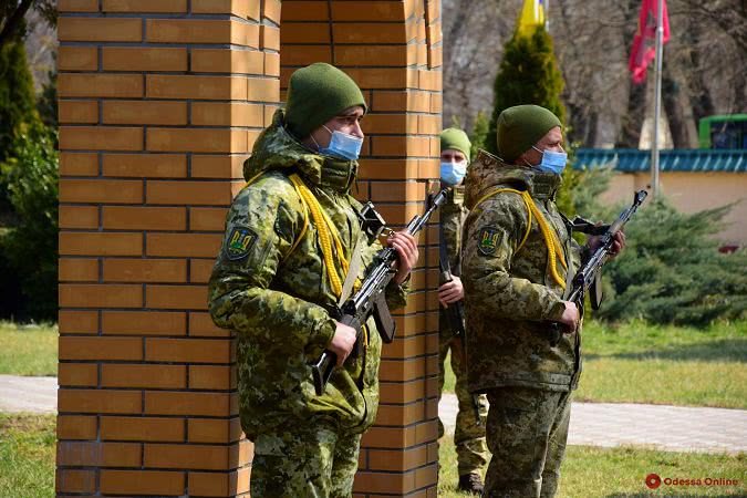 В Одесской области почтили память измаильских пограничников, погибших 13 лет назад при крушении вертолета