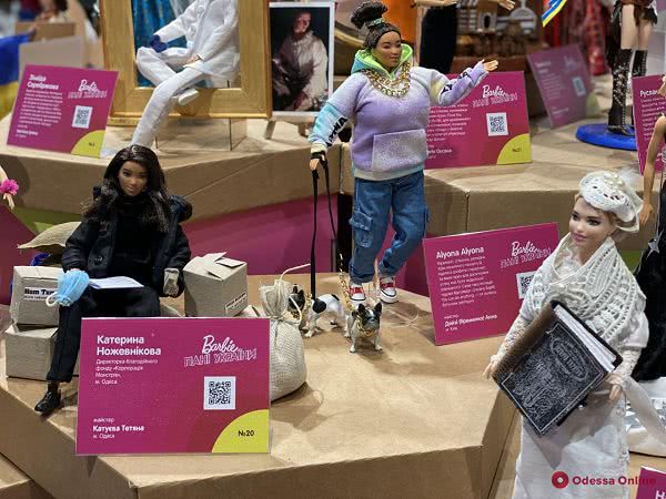 Леся Украинка, София Русова и Екатерина Ножевникова: в Одессе открыли выставку «Barbie: Пані України» (фото)