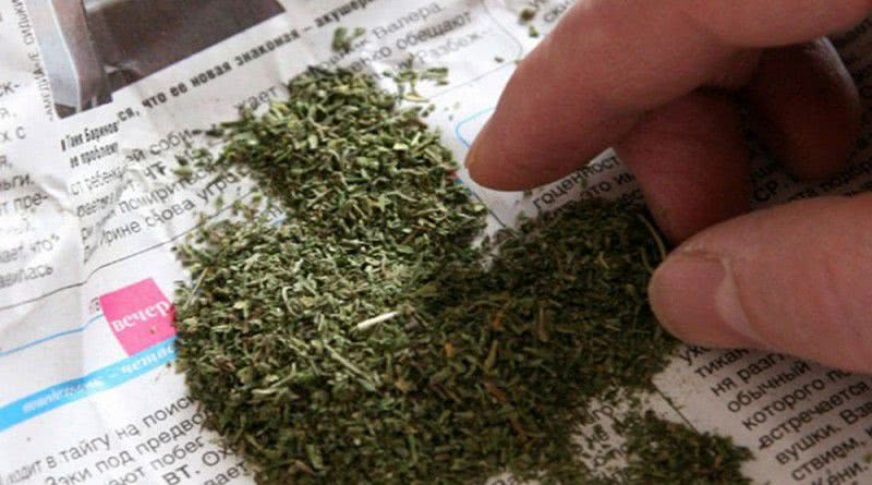 В здании Килийского суда мать передала сыну сверток с наркотиками и теперь сама может отправиться в тюрьму