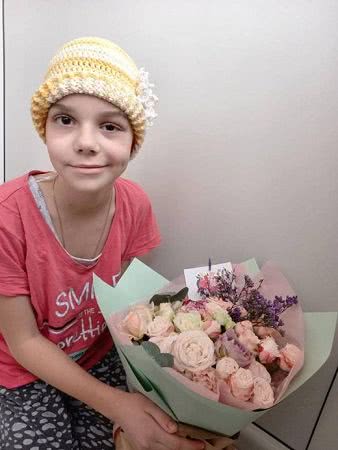 «Теперь реабилитация и покой»: сбитую пьяным водителем на Молдаванке 11-летнюю девочку выписали из больницы (фото)