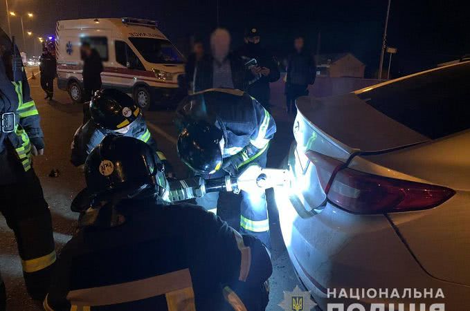 Смертельное ДТП у Дачного: вылетел на встречную в патрульную машину (фото, видео)