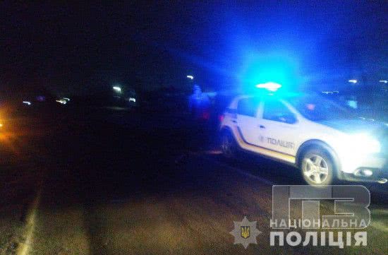 Автомобиль раздавил женщину, лежащую на дороге