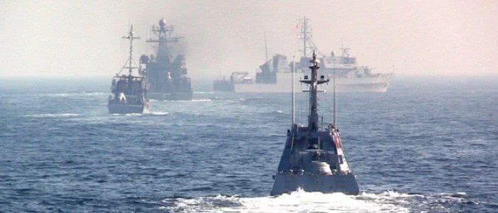 Военные учения: в Черноморском морском порту ограничена лоцманская проводка