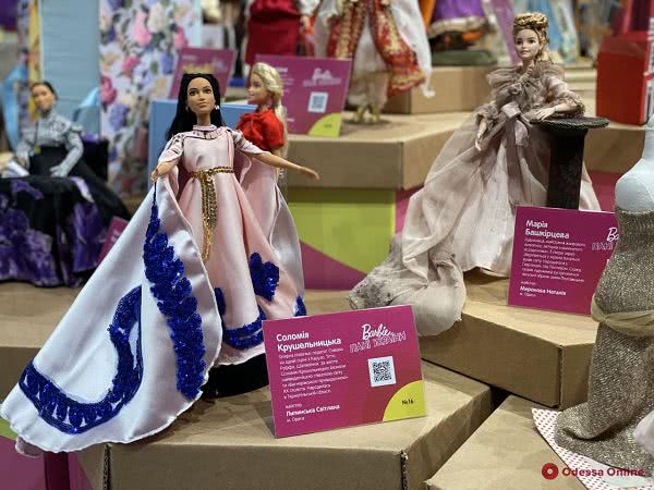 Леся Украинка, София Русова и Екатерина Ножевникова: в Одессе открыли выставку «Barbie: Пані України» (фото)