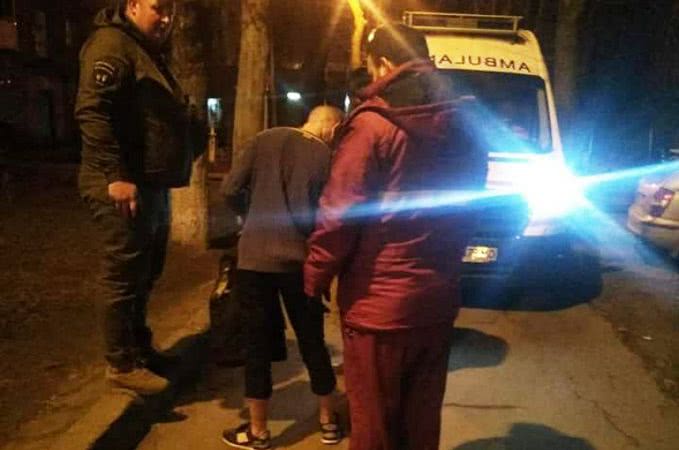 Прятался в подъезде: в Черноморске задержали рецидивиста под веществами без одежды (фото)