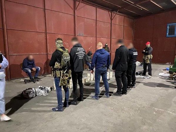 Контрабанда более 80 кг кокаина в Одессе: Четыре гражданина Израиля предстанут перед судом 03