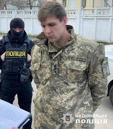 Под Одессой на взятке задержали топ-чиновника Минобороны: фото
