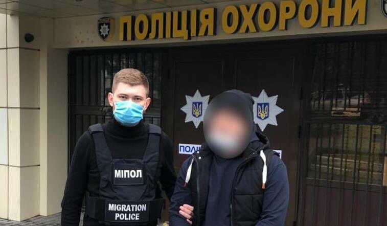 В Черноморске задержали мужчину, который скрывался от киевской полиции (видео)