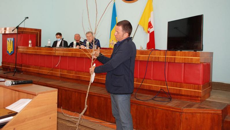 Когда цветут миндальные сады: в Болградском районе говорили о возрождении ореховодства Бессарабии