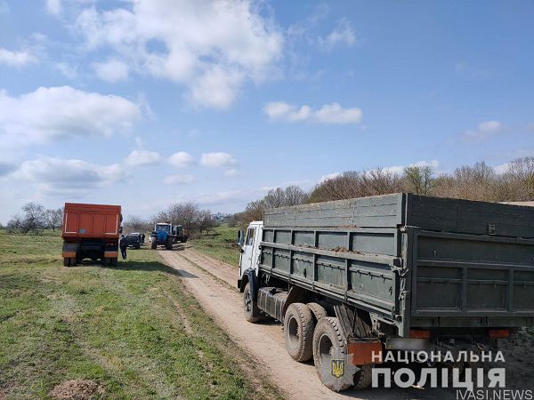 В Одесской области пытались вывезти чернозем
