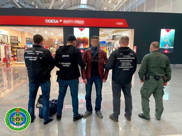 Канал перемещения нелегалов по морю ликвидировали в Одесской области 04