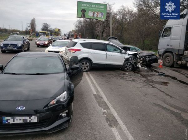Вчера под Одессой произошло масштабное ДТП (ФОТО, ВИДЕО)