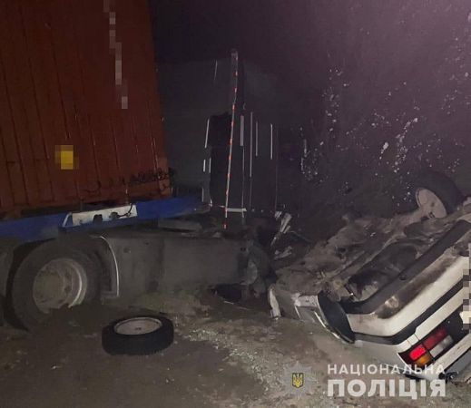 16-летняя девушка в больнице, ее отец умер – результат ночной аварии под Одессой