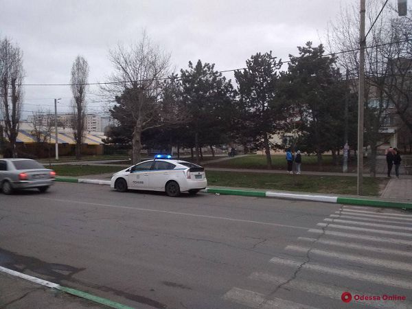 В Черноморске парень устроил поножовщину — людям пришлось отбиваться палками