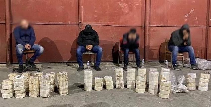 Иностранцев, задержанных за контрабанду кокаина в Одесском порту, будут судить
