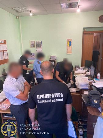 Одесские таможенники вымогали до $400 за оформление импортных авто