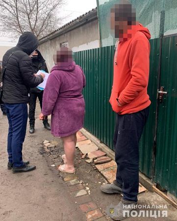 Продавала неіснуючий одяг: на Одещині 27-річна жінка займалась інтернет-шахрайством (фото)