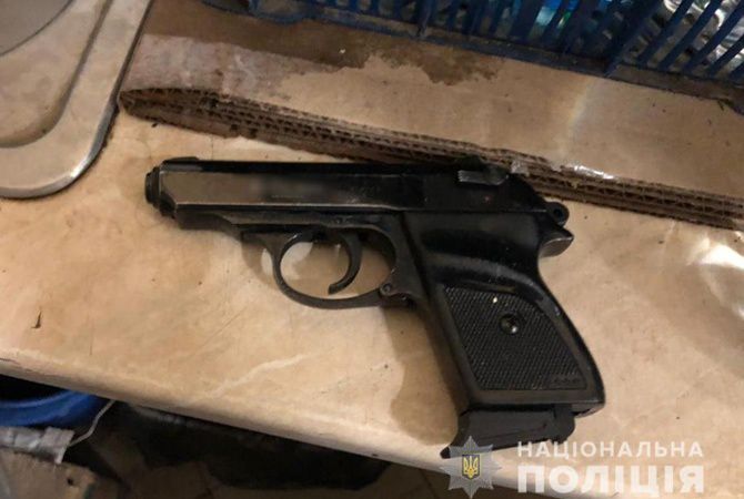 В Одессе мужчина угрожал расстрелять медиков за то, что на приеме у стоматологов расплакалась его дочь
