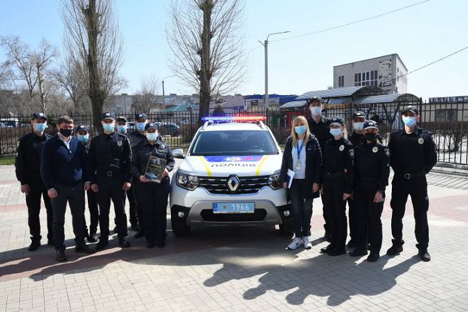Луганщина: Міжнародні партнери передали правоохоронцям новий автомобіль