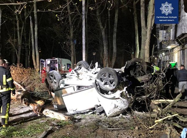Нічна ДТП В Одесі: загинули двоє людей, троє опинилися у лікарні