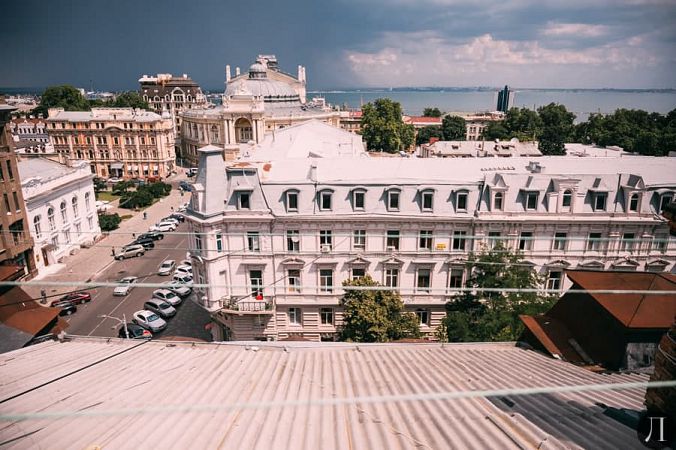 Одесская мэрия прощается с недвижимостью: продают даже участок ЖКС