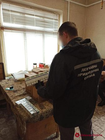На юге Одесской области правоохранители изъяли контрафактного алкоголя и сигарет на полмиллиона