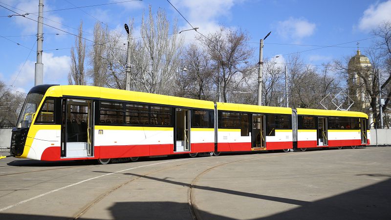 Найбільший в Україні. В Одесі зібрали третій трамвай Odissey max