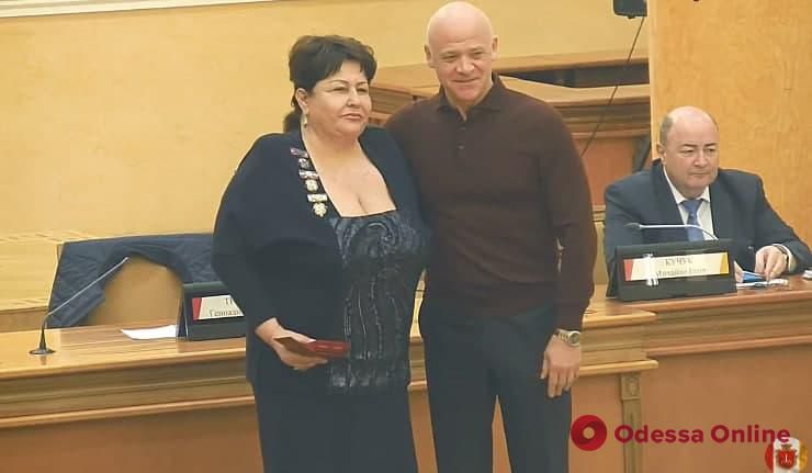 Геннадий Труханов наградил почетными знаками отличия двух выдающихся одесситов