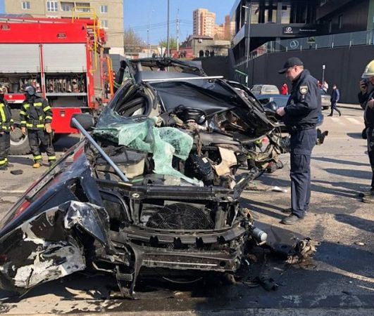 Машина в клочья: вчера на Балковской произошло ДТП с пострадавшим
