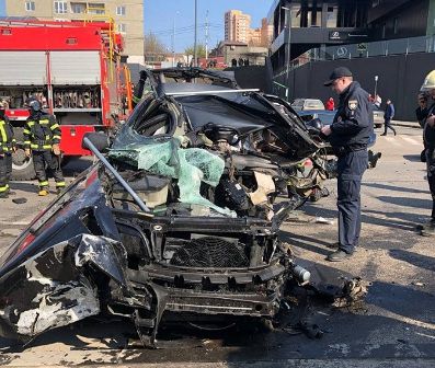 В Одессе произошло ДТП — автомобиль разорвало на куски