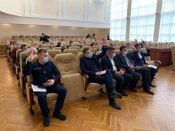Дети идут в школу, предприниматели возобновляют работу. «Желтая» зона в Черноморске