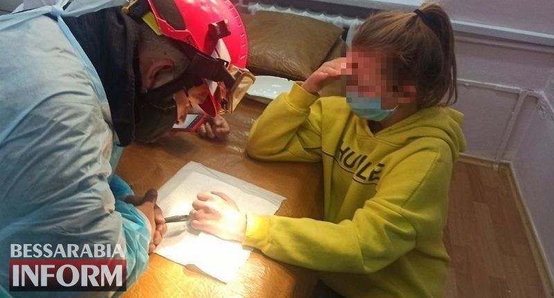 Аккерманские спасатели сняли с опухшего пальца девушки застрявшее кольцо