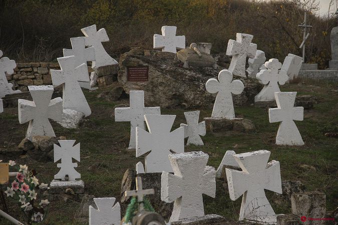 Старинному казацкому кладбищу под Шкодовой горой присвоили статус памятника истории местного значения