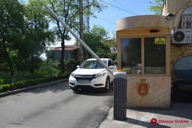 Пляжные парковки: во сколько одесситам обходится проехать к морю на авто (фото)