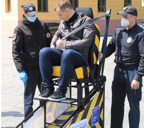 Одесские полицейские провели акцию «Пристібайся — не жахайся»